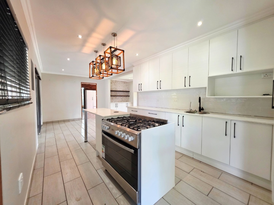 5 Bedroom Property for Sale in Pellissier Free State